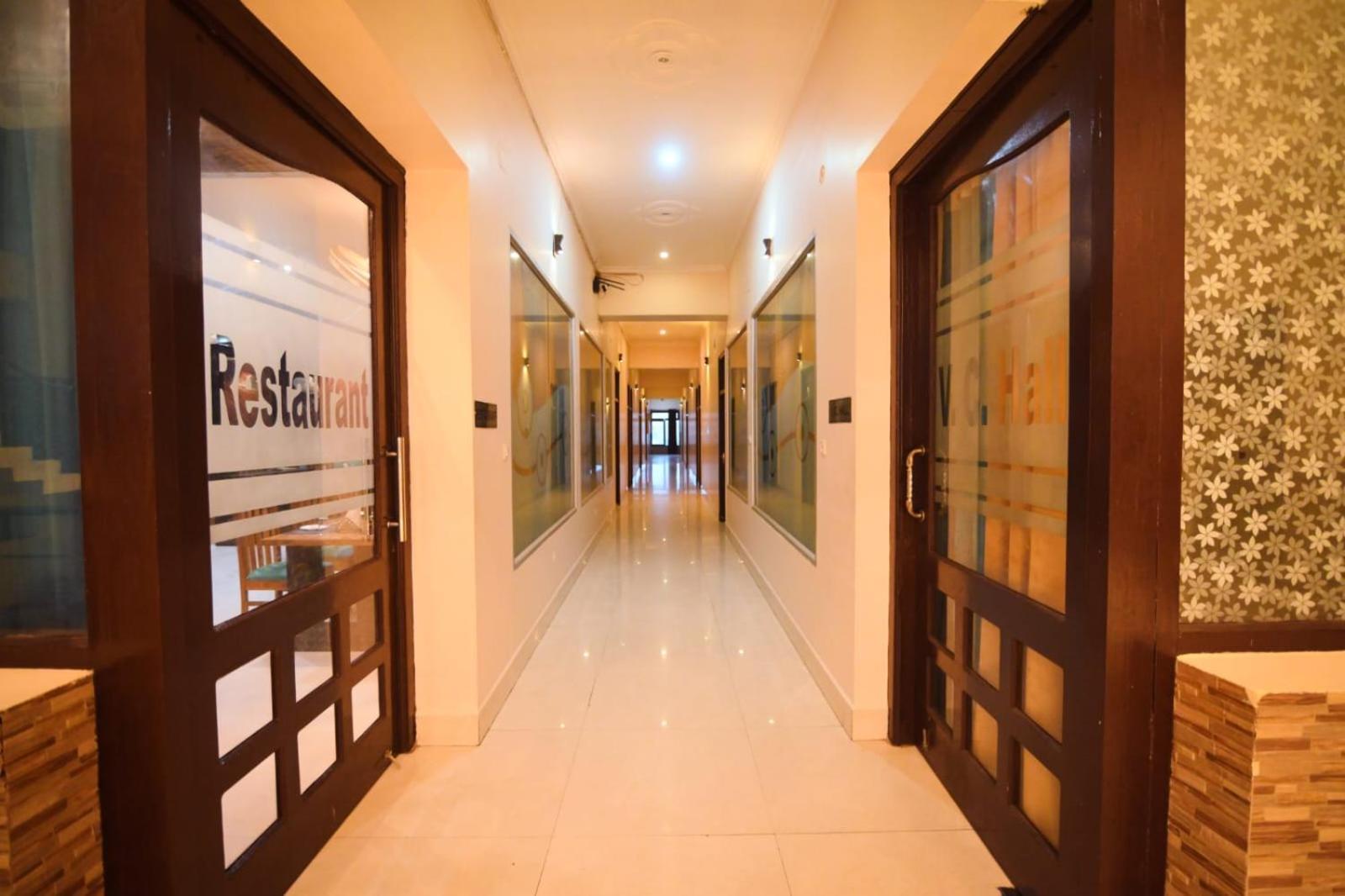 Taraji Resort Ayodhya Exterior photo